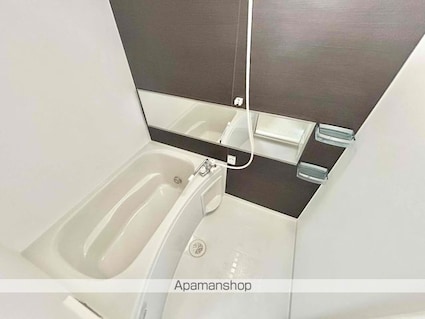 ファミーユ旭ヶ丘Ⅱ[1LDK/46.61m2]のバス