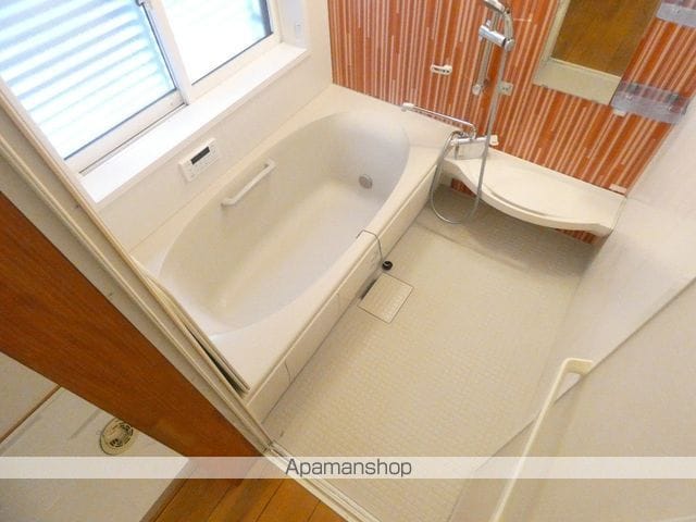 白鳥町戸建の内装写真
