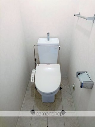 ロイヤルエクセーヌⅡ[2DK/48.7m2]のトイレ