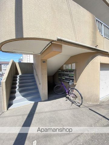 相馬ビルの玄関写真