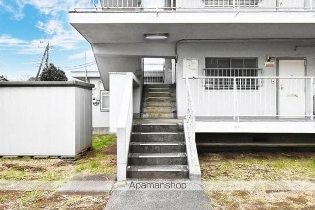 ビレッジハウス成島1号棟の玄関写真