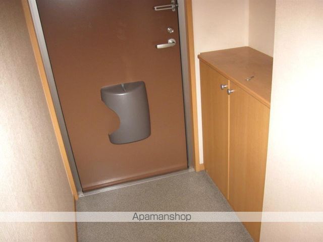 クリサンスコートの玄関写真