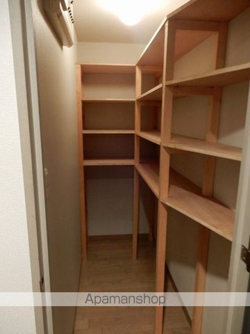 エルミタージュユリの内装写真