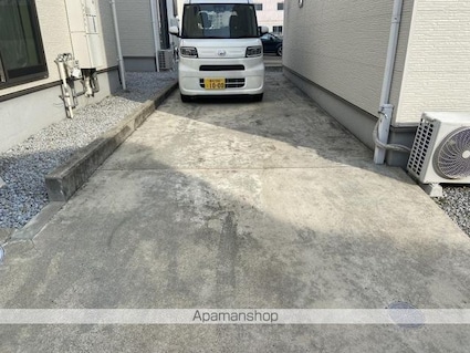 ＫＡＨＯＫＵ[3LDK/78.24m2]の駐車場