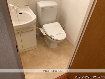 ヴィーダ・スカイコート品川[1K/25.37m2]のトイレ