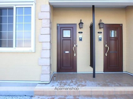 エリーゼ　Ｂ[2LDK/66.02m2]のエントランス1