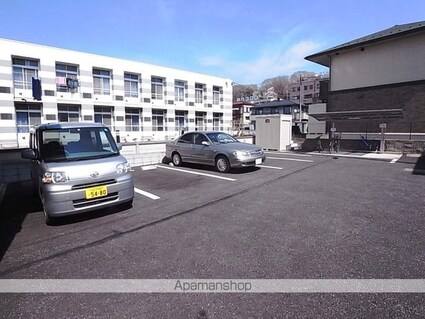 東京都八王子市中野町[1LDK/45.1m2]の駐車場
