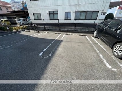 フォレストコート明神Ⅱ[1R/32.9m2]の駐車場2