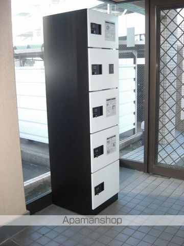 シャインビルの玄関写真