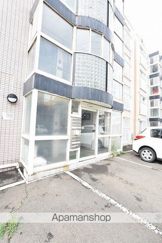 ラパン・アジールAの玄関写真