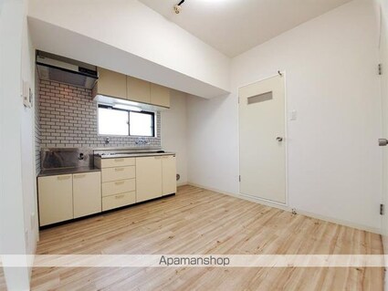 アーデンハウス[2K/40.54m2]のリビング・居間2