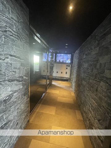 BRAMA南18条の玄関写真