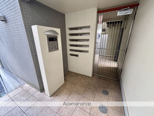 リバティ町田Aの玄関写真