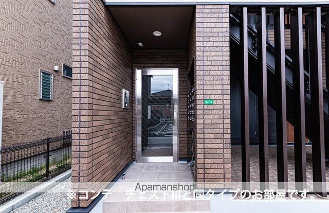 アンジュ ド ボヌール 香里園の玄関写真
