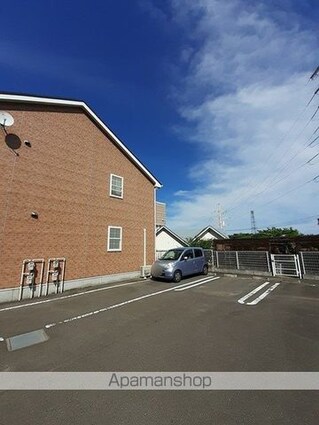 シャンモンターニュ　Ⅲ[1R/32.94m2]の駐車場