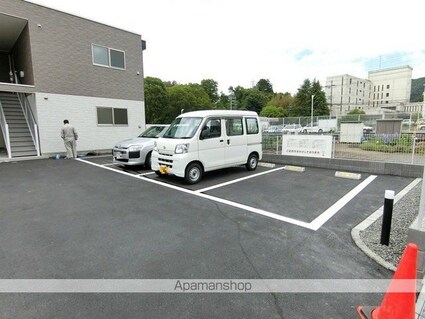 リブリ・美崎[2LDK/50.51m2]の駐車場