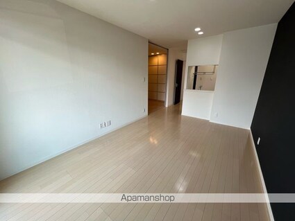 愛媛県新居浜市坂井町２丁目[1LDK/42.24m2]の内装1