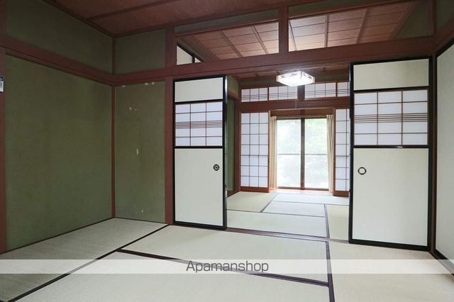 高岡市向野町貸家A棟の内装写真