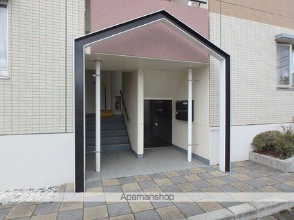 メロディ松原[2LDK/55.93m2]のエントランス