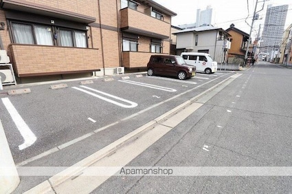 Ｐｉａ　Ｙ’ｓ（ピア　ワイズ）[1LDK/42.86m2]の駐車場