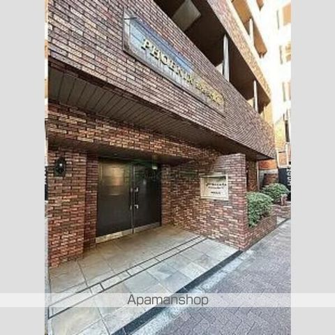 フェニックス初台弐番館の玄関写真