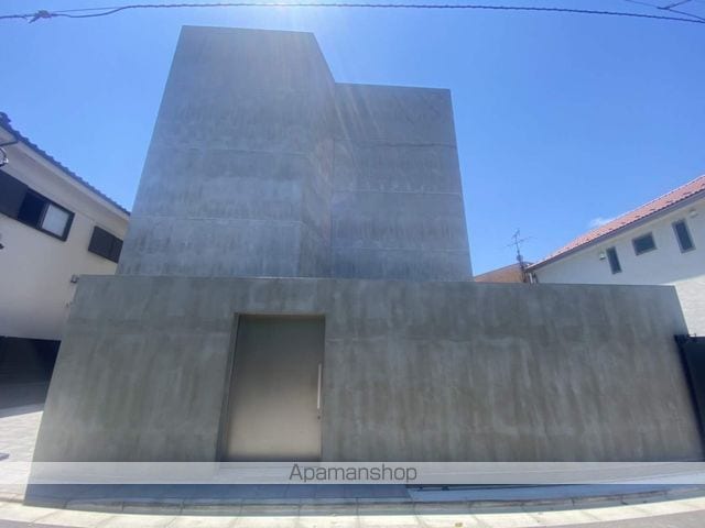 ゼルコヴァの外観写真