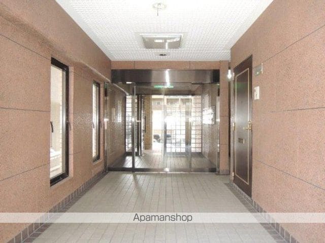 第2小林ビルの玄関写真