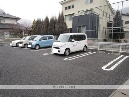 ジューエル[1LDK/42.37m2]の駐車場3