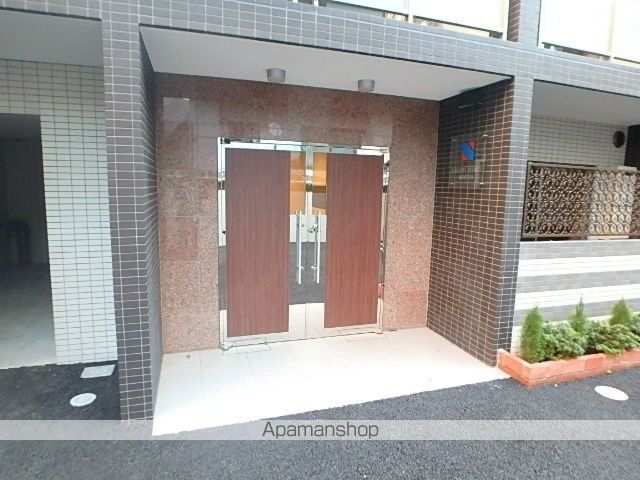 グランフォース高円寺の玄関写真