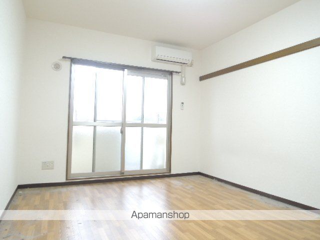 CYNTHIA山下の内装写真