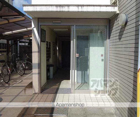 サン嵐山の玄関写真