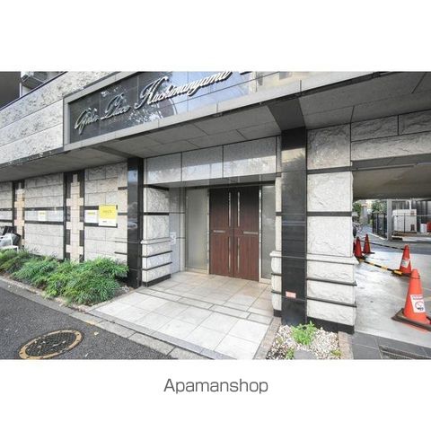 ガーラプレイス八幡山壱番館の玄関写真