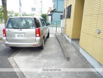 ハウス・ワイティ[1DK/34.37m2]の駐車場