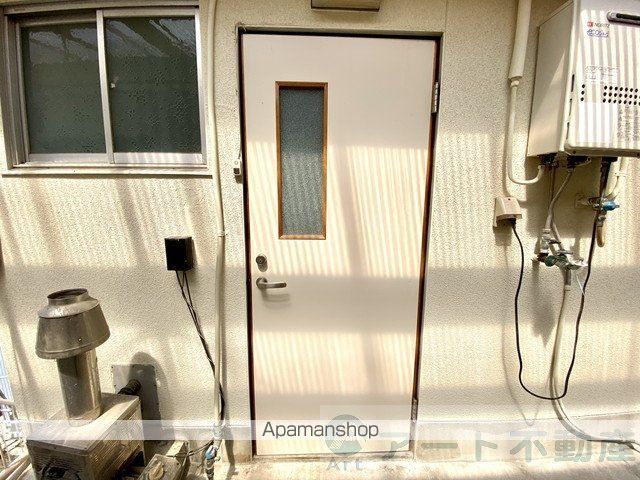 向陽荘の玄関写真