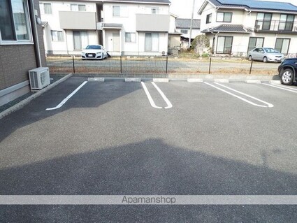 Ａｒｂｏｒ[2LDK/58.48m2]の駐車場