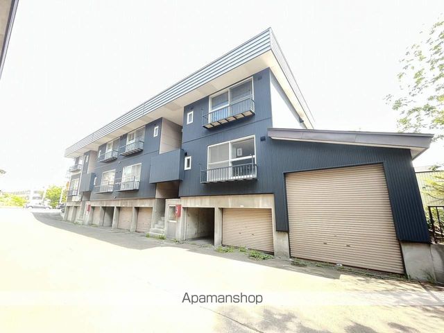 鈴真ハイツB棟の外観写真