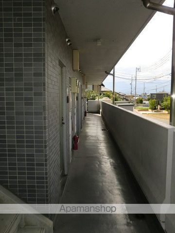 コニファーマンションの玄関写真