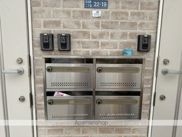 アリストハイツの玄関写真