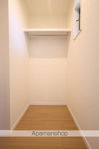 メゾネット八幡 A棟の内装写真