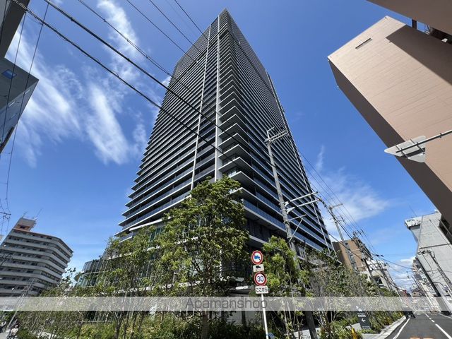 ジオタワー大阪十三の外観写真