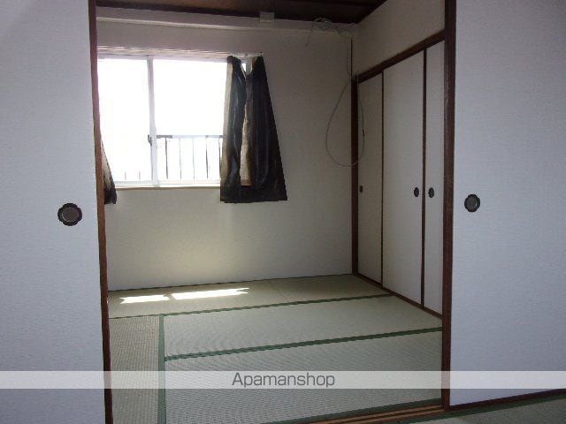 虹ヶ丘マンションの内装写真