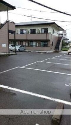 エム・ビューラーＡ[1K/22.65m2]の駐車場