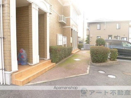 愛媛県松山市吉藤５丁目[2LDK/58.48m2]のエントランス2