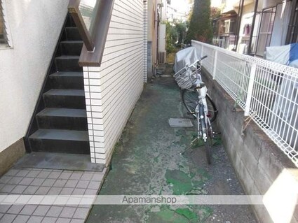 東京都三鷹市上連雀５丁目[1R/26.21m2]のエントランス