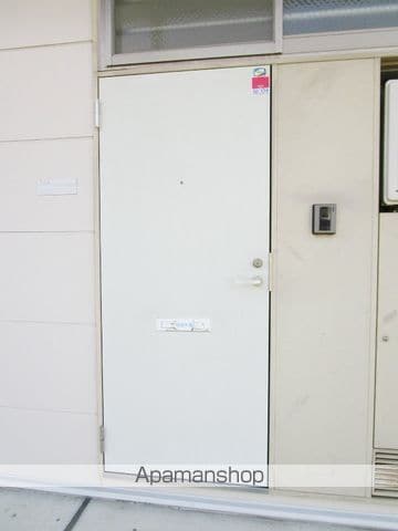 レオパレスグリーンの玄関写真