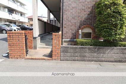 Ｄーｒｏｏｍ八反野[1R/33.56m2]のエントランス