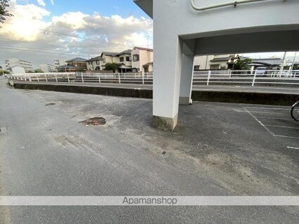 コート東ハゼⅡ[1K/19.44m2]の駐車場