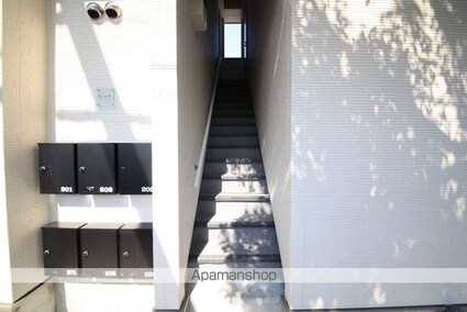 ルヴォン[1R/17.92m2]のエントランス