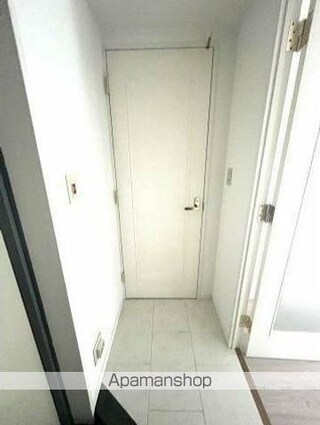 エクレール外苑西[1R/33.31m2]の玄関