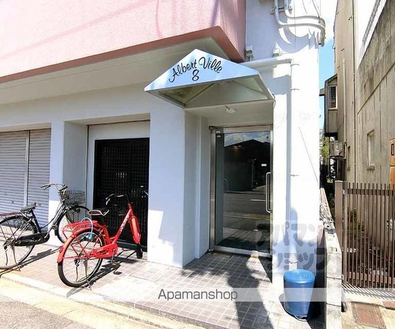 アルベールビルエイトの玄関写真